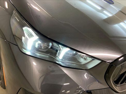 Certified 2024 BMW 530i xDrive w/ M Sport Package image 27