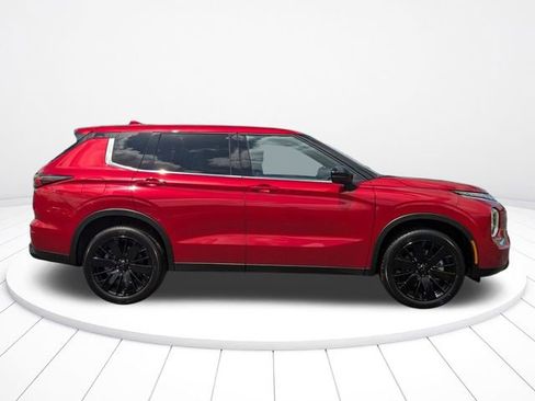 New 2026 Mitsubishi Outlander LE FWD image 2