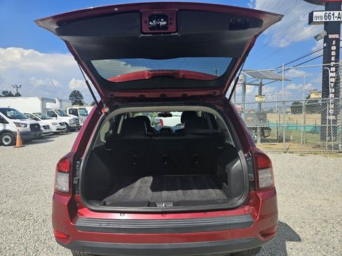 Used 2017 Jeep Compass Latitude AWD/4WD image 19