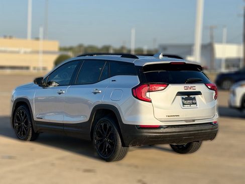 Used 2020 GMC Terrain SLE w/ Driver Convenience Package FWD image 6
