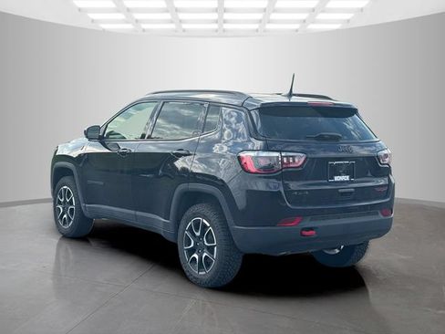 Certified 2025 Jeep Compass Trailhawk AWD/4WD image 5