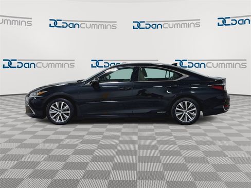 Used 2021 Lexus ES 300h w/ Premium Package image 5