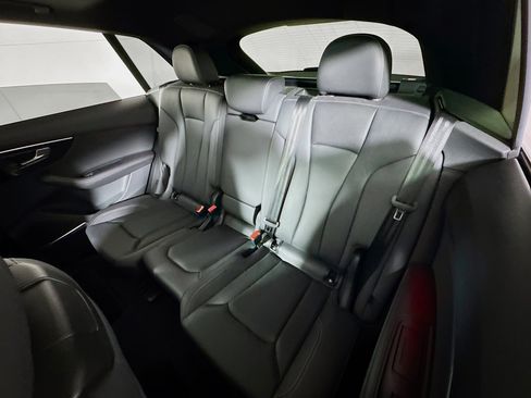 Used 2023 Audi Q8 Premium Plus w/ Premium Plus Package image 24