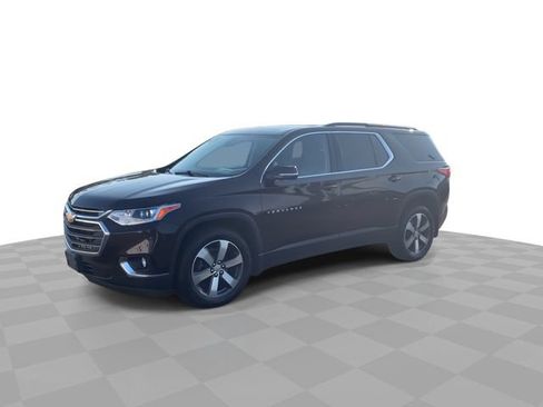 Certified 2020 Chevrolet Traverse LT w/ LT Premium Package AWD/4WD image 4
