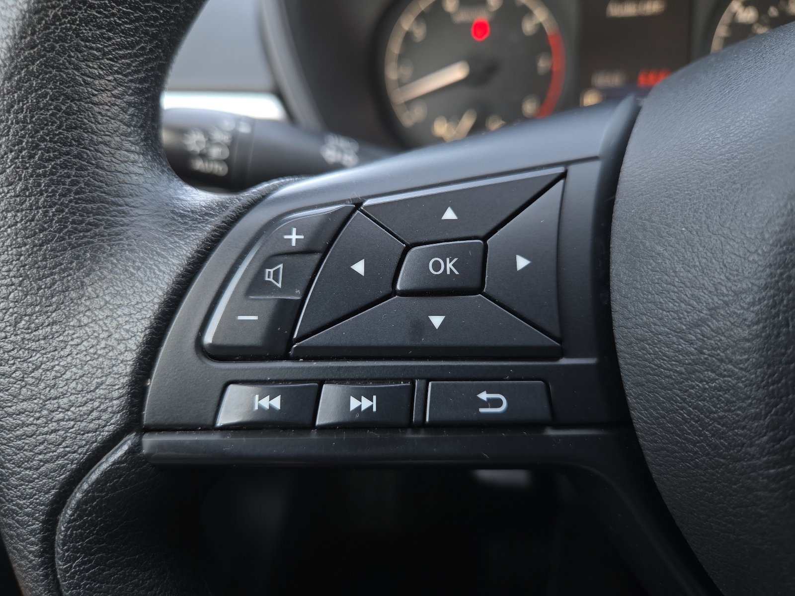 Used 2024 Nissan Altima 2.5 S FWD image 18