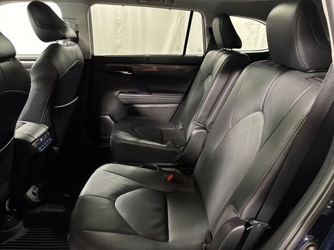 Used 2021 Toyota Highlander Platinum AWD/4WD image 5