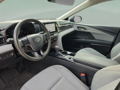 Used 2025 Toyota Camry LE FWD image 8
