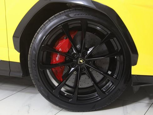 Used 2019 Lamborghini Urus image 21