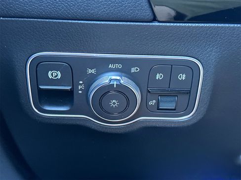 Certified 2025 Mercedes-Benz GLA 250 image 32