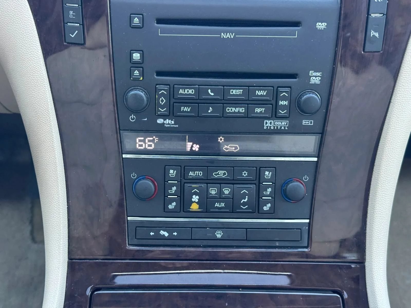 Used 2008 Cadillac Escalade AWD image 26