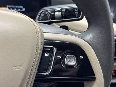 Used 2022 Lincoln Aviator AWD w/ Premium Package image 14