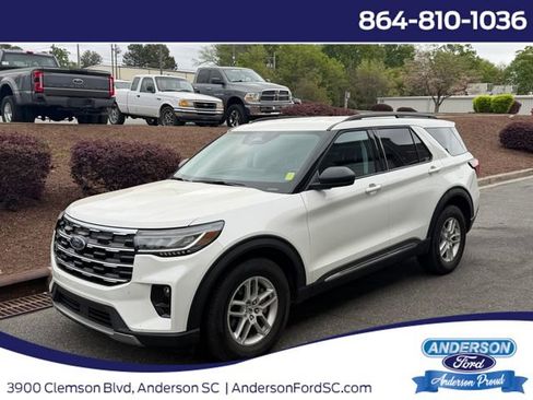 Used 2025 Ford Explorer Active w/ Active Comfort Package image 1