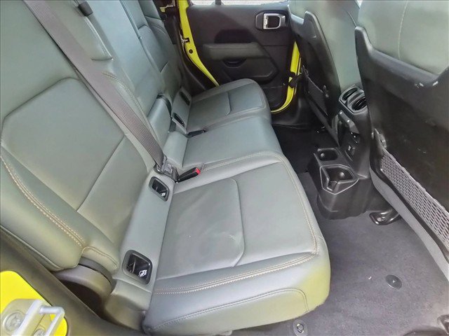 Used 2024 Jeep Gladiator Mojave w/ Technology Group AWD/4WD image 19