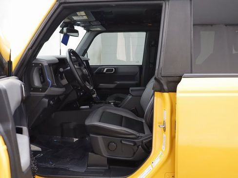 Used 2022 Ford Bronco Black Diamond image 7