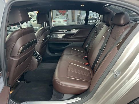 Used 2021 BMW 750i xDrive 750i xDrive w/ Executive Package image 16