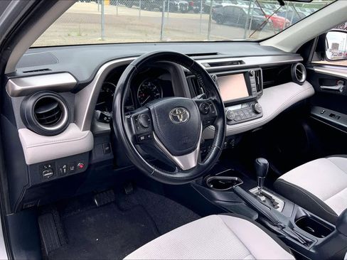 Used 2018 Toyota RAV4 XLE image 17