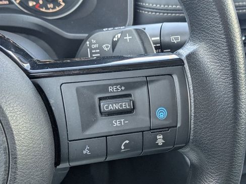 Used 2023 Nissan Rogue SV image 25