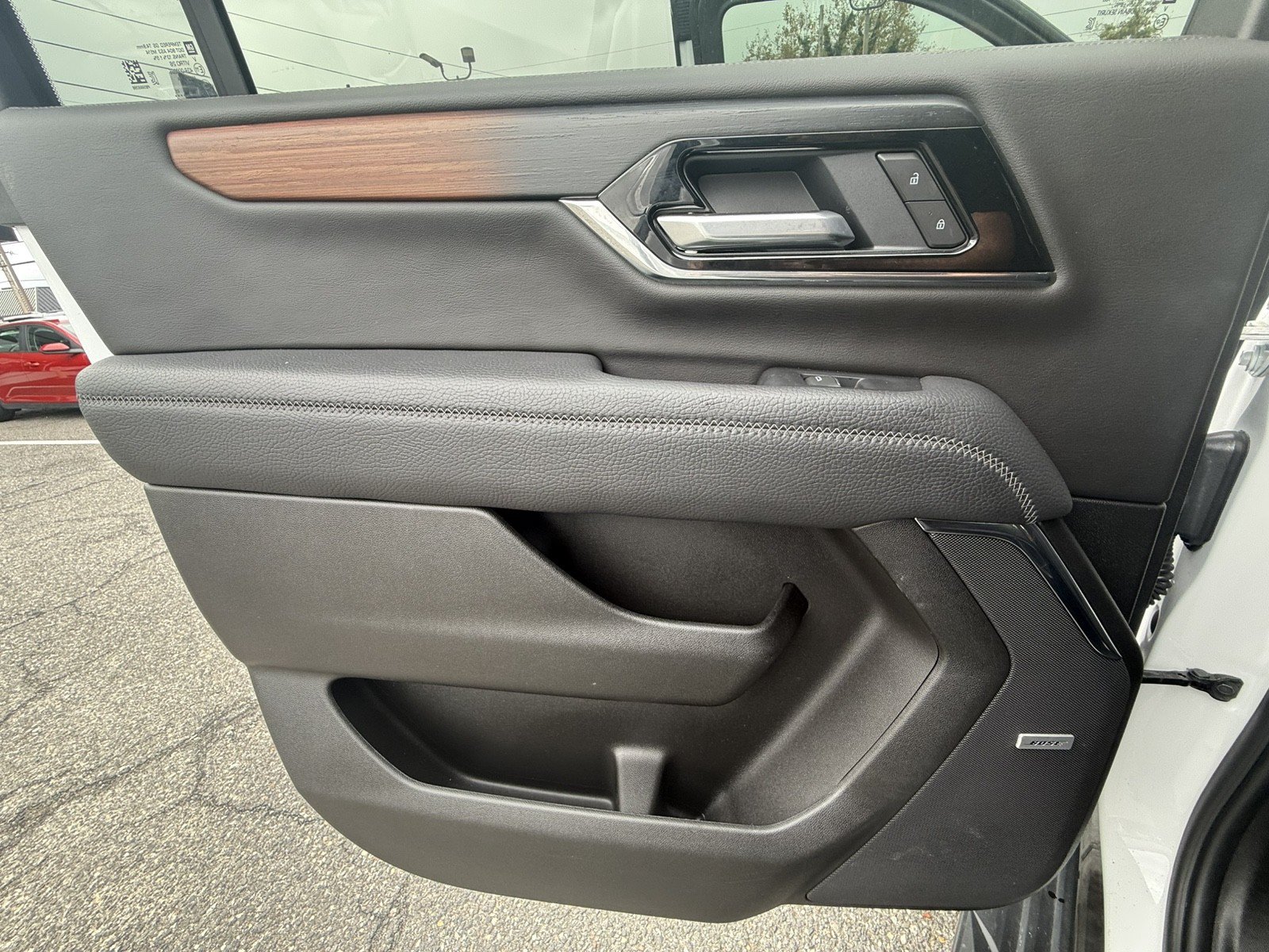 Used 2025 GMC Yukon XL Denali AWD/4WD image 26