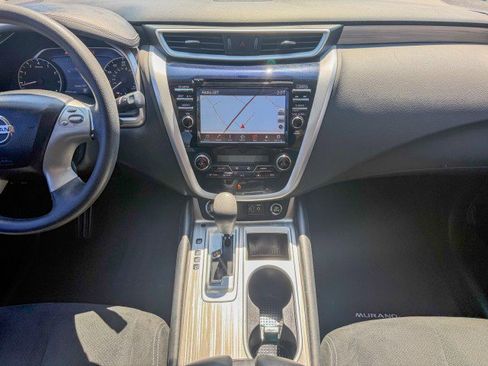Used 2018 Nissan Murano S image 9