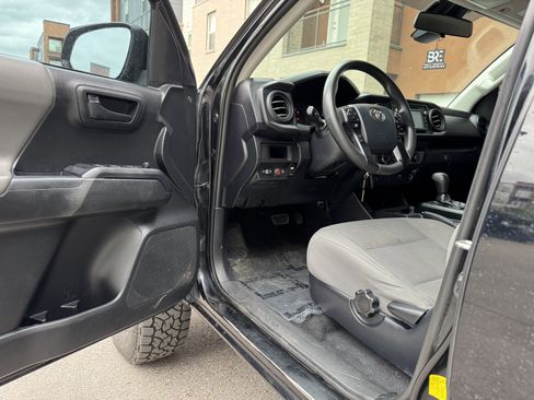 Used 2019 Toyota Tacoma SR w/ SR Convenience Package image 15