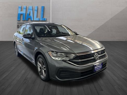 Certified 2022 Volkswagen Jetta SE image 8