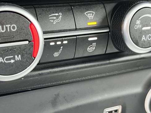 Used 2018 Alfa Romeo Stelvio Ti Sport image 35