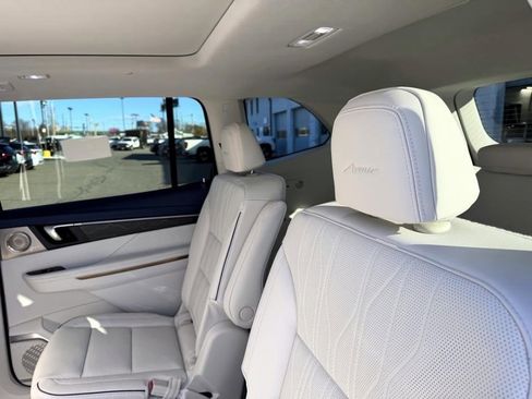 New 2026 Buick Enclave Avenir w/ Super Cruise Package image 7