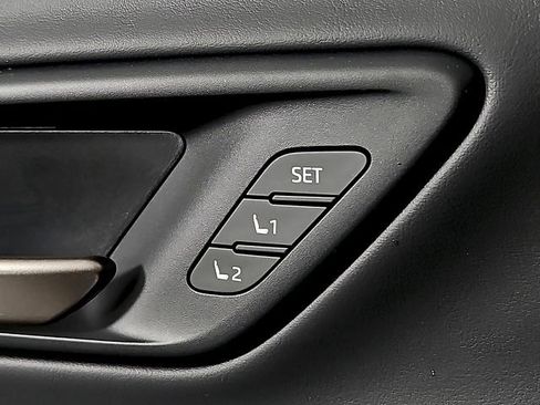 Used 2024 Toyota Crown Limited image 26