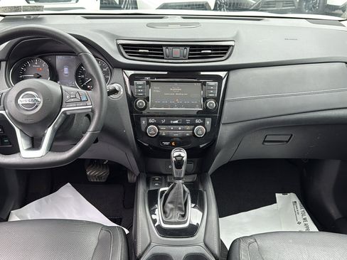Used 2019 Nissan Rogue SL w/ Premium Package image 5