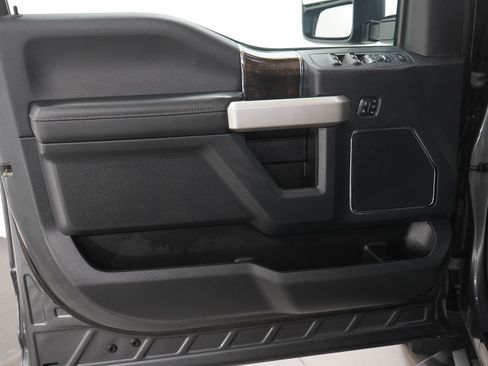 Used 2022 Ford F250 Lariat w/ Black Appearance Package image 20