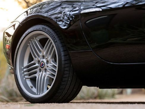 Used 2003 BMW Z8 image 3