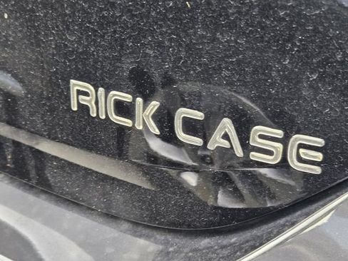 Used 2023 Genesis G70 2.0T RWD image 9