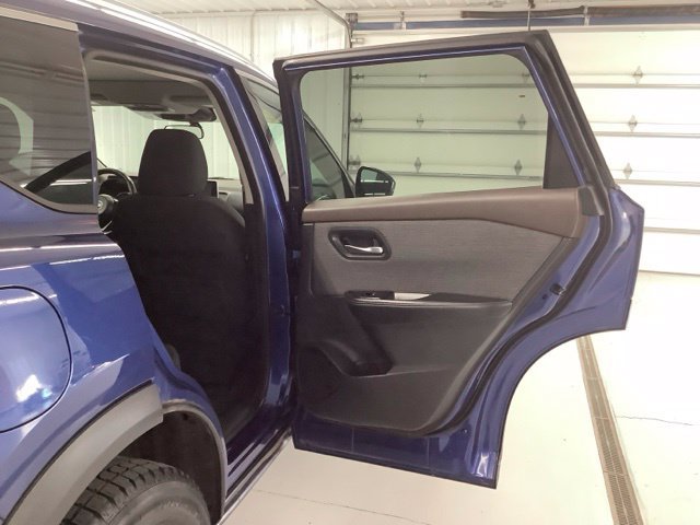 Used 2021 Nissan Rogue SV AWD/4WD image 8