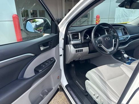 Used 2018 Toyota Highlander Limited AWD/4WD image 26