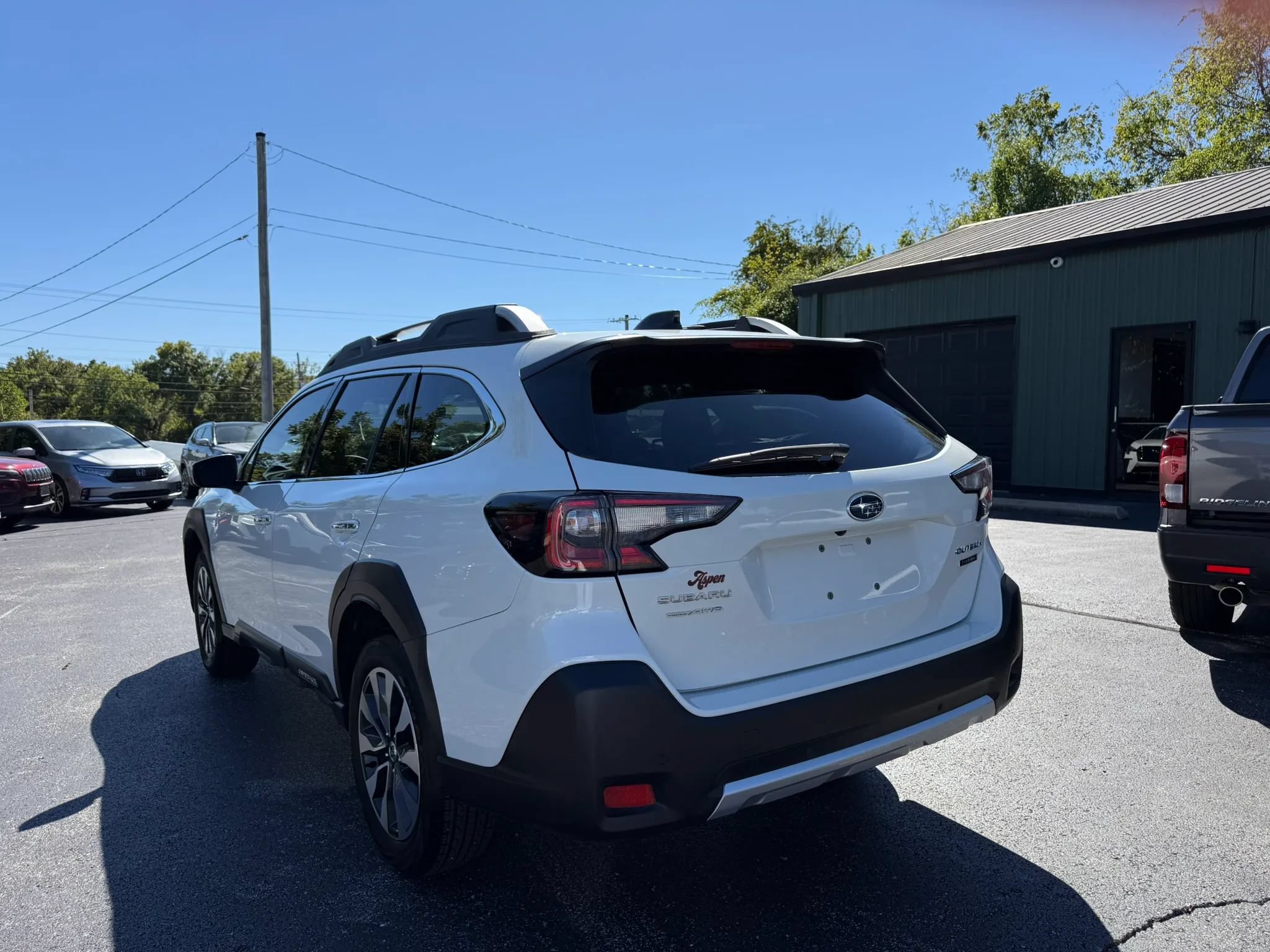 Used 2025 Subaru Outback Touring AWD/4WD image 4