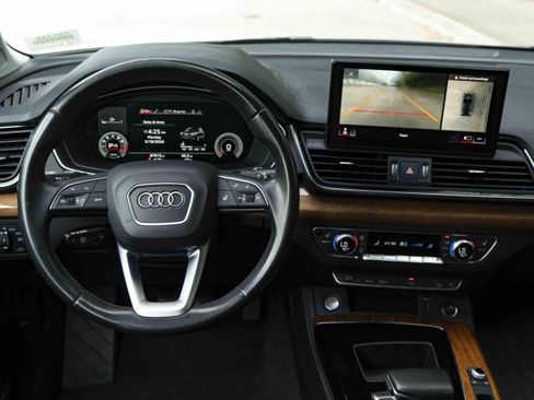Used 2023 Audi Q5 2.0T Premium Plus w/ Premium Plus Package AWD/4WD image 19