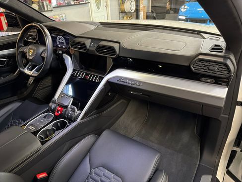 Used 2019 Lamborghini Urus image 18