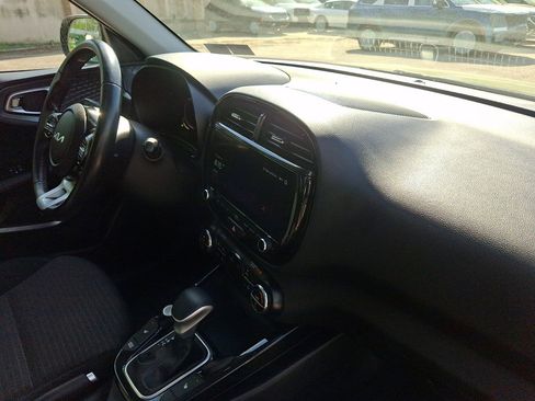 Used 2024 Kia Soul EX image 14