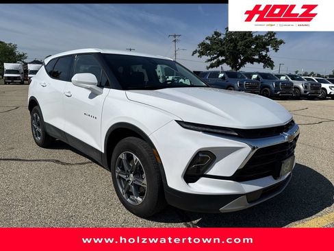 Used 2025 Chevrolet Blazer LT AWD/4WD image 7