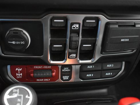 Used 2024 Jeep Gladiator Rubicon w/ Convenience Group image 30