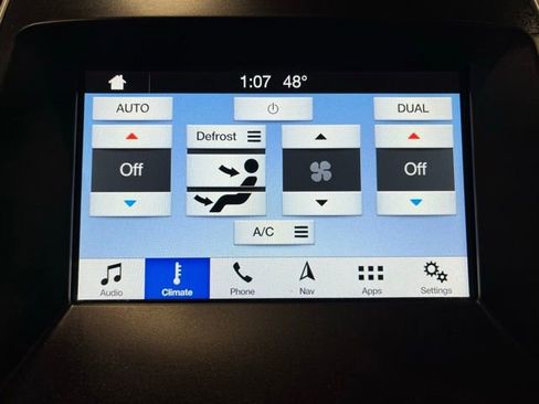 Used 2017 Ford Edge Titanium w/ Technology Package image 33