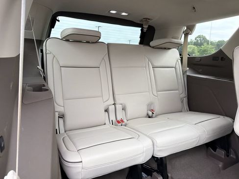 Used 2021 GMC Yukon Denali w/ Denali Premium Package AWD/4WD image 12