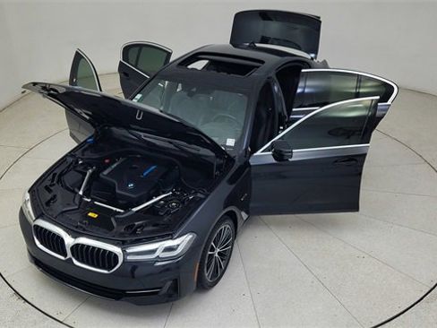 Used 2023 BMW 530e xDrive w/ Premium Package image 87