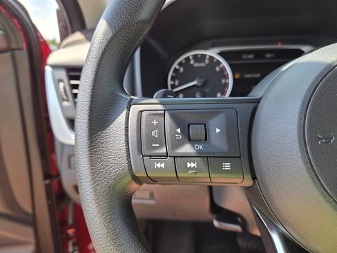 Used 2023 Nissan Rogue S FWD image 22