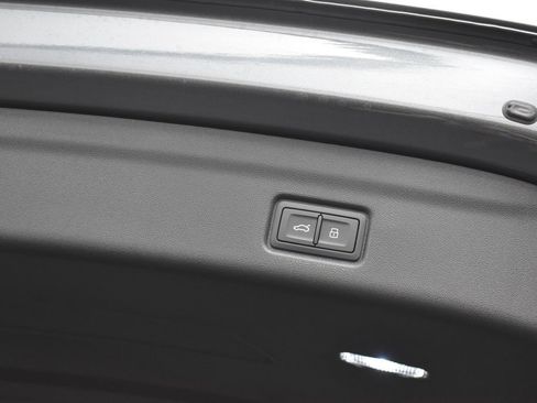 New 2027 Audi SQ6 e-tron Premium Plus AWD/4WD image 17