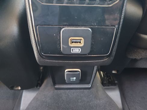 Used 2022 Jeep Compass Latitude image 16