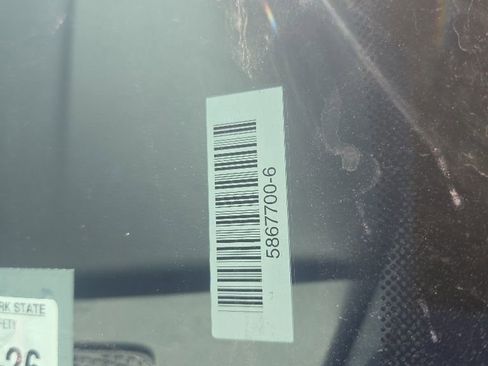 Used 2025 Chrysler Pacifica Select FWD image 9