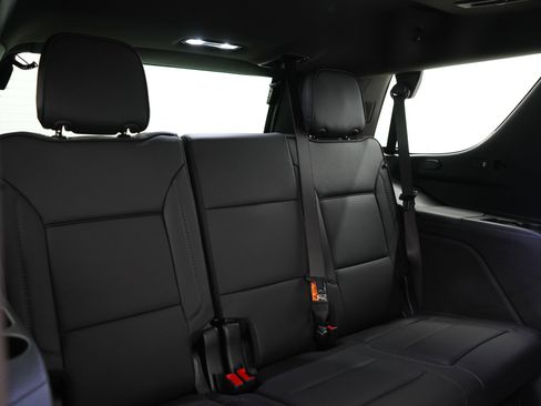 Used 2025 GMC Yukon Denali w/ Sun & Power Step Package AWD/4WD image 13