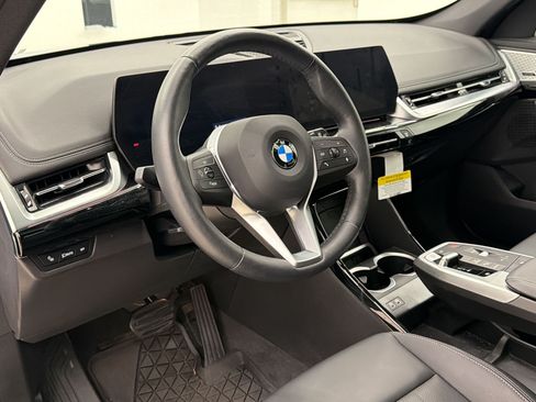 Used 2025 BMW X1 xDrive28i w/ Convenience Package AWD/4WD image 4