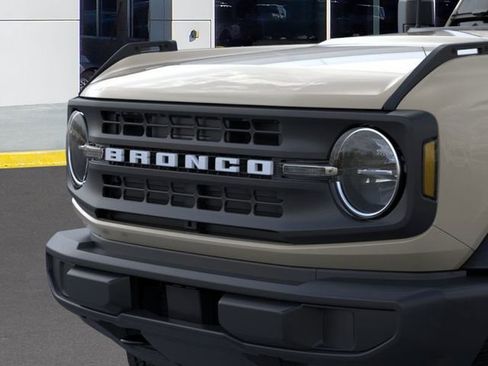 New 2025 Ford Bronco Base image 37